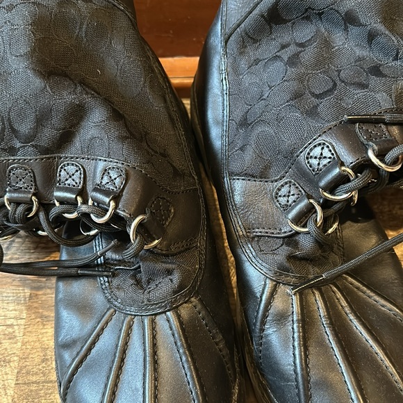 Coach “Laura” leather winter boot 9.5 - Picture 5 of 7